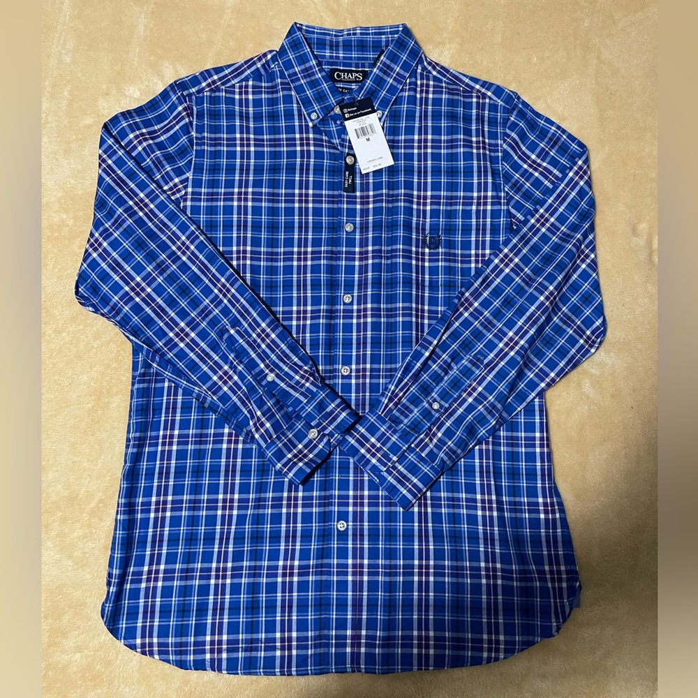 NWT CHAPS Men’s Blue Long Sleeve Button Down Shirt (Size - M)